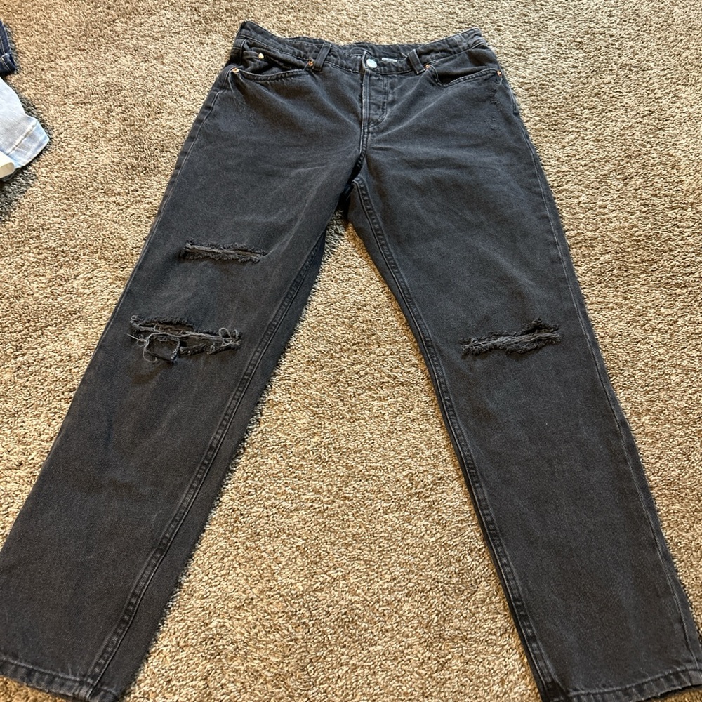 Women's Black Straight-Leg Distressed Jeans